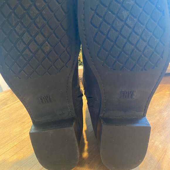 Frye Suede Harness Ankle Boots Gray Buckle Moto Style Women’s Size 8 B - Picture 12 of 13